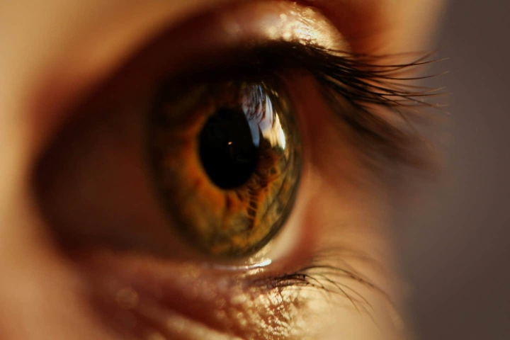 Self-powered artificial synapse brings human-like vision to smart devices