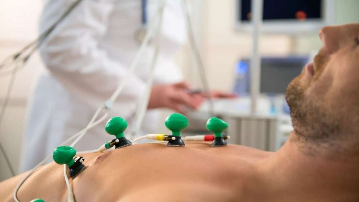 New AI model accurately predicts human life events and time of death
